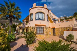 Fully equipped wonderful villa with terrace, barbecue & garden | Dogs allowed - Image 2