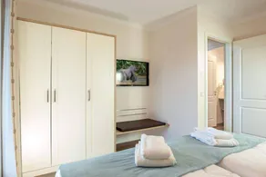 Apartment with sauna & pool - Image 5