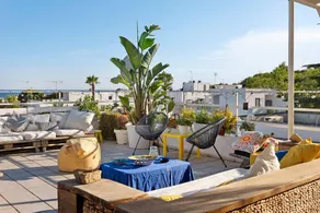 Holiday home with terrace | City view - Image 2