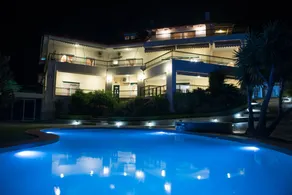 Holiday Home 'Ourdreamhouse in Loutraki' with Sea View, Wi-Fi and Air Conditioning - Image 5