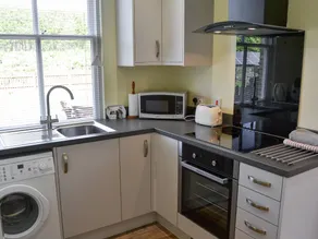 Cottage with garden | River view - Image 4