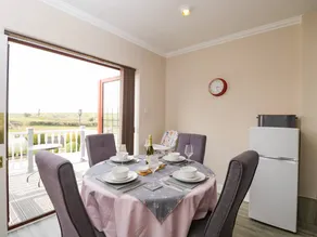Child-friendly nice cottage with garden - Image 3