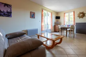 Cottage with heated pool | Garden view - Image 4