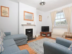 Cottage with garden - Image 4