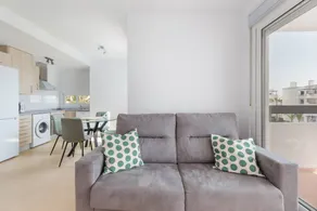 Apartamento con piscina y terraza - Image 5