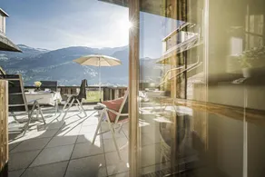 Apartment with terrace, garden & sauna - Image 5