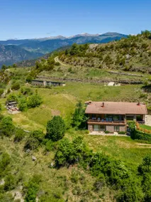 Holiday home with terrace, garden & BBQ | Suitable for remote work - Image 2