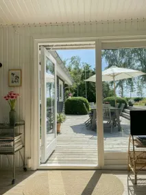 Holiday home with terrace & garden | Sea view - Image 3