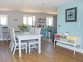 Cottage with barbeque & garden - Image 5