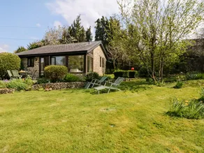 Cottage with garden - Image 2