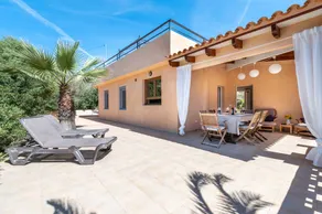Fully equipped lovely villa with garden, terrace & private pool | Sea view - Image 4
