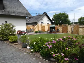 Appartamento con terrazza e giardino - Image 3