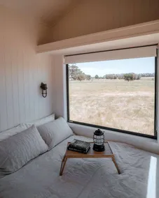 Magical Tiny House with Amazing Stargazing and Deck in Victoria - Image 4
