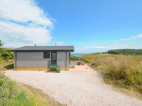 Cottage with BBQ & garden | Beach view - Image 2