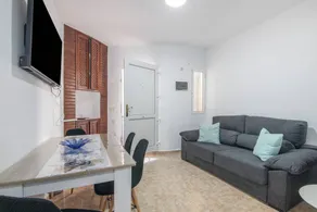 Charmante Wohnung mit Terrasse | Stadtblick | Strand in der Nähe - Image 5