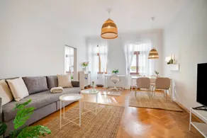Apartment with garden - Image 2