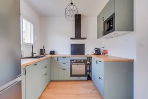 Family-oriented lovely house with terrace, garden & barbecue - Image 2