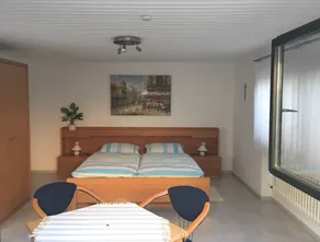 Flat with garden - Image 3