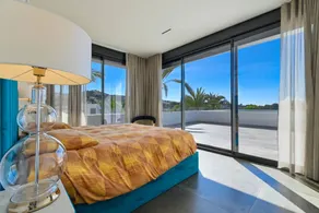 Big villa with barbecue, garden & private pool - Image 4