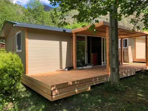 Chalet with pool & terrace - Image 4