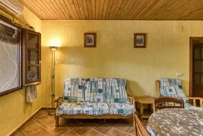 Apartment 'Cal Ferrer 3 -paller' with Shared Pool, Wi-Fi and Air Conditioning - Image 3