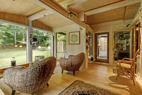 Charming Vacation Home On Large Grounds - Image 4