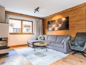 Holiday home with sauna & heated pool | Mountain view - Image 3