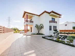 Holiday home with terrace & barbeque - Image 2