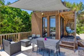 Holiday home with garden, pool & barbeque - Image 5