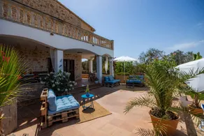 Finca adaptée aux familles avec jardin, piscine privée et terrasse | Vue montagne | Parfaite pour le travail à distance - Image 4