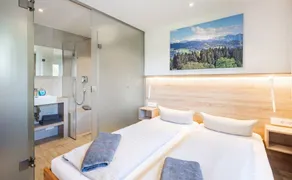 Appartamento con giardino, piscina riscaldata e griglia | Vista panoramica - Image 5