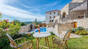 Fully equipped flat with private pool, BBQ & sauna | Garden view - Image 2