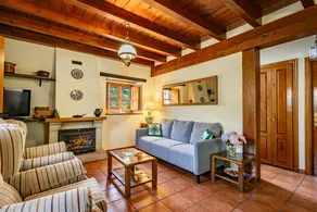 Casa vacacional con barbacoa, jardín y terraza | Vistas a la montaña | Perfecta para el trabajo en remoto - Image 3