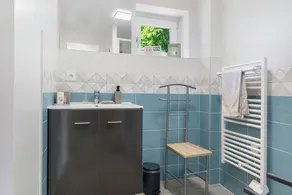Bed and Breakfast 'Chambre Chataignier Avec Piscine' with Mountain View, Shared Pool and Wi-Fi - Image 5