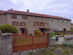 Cottage with barbeque & garden - Image 2