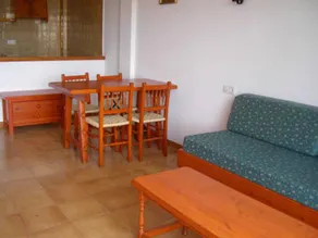 Flat with garden, terrace & pool - Image 5