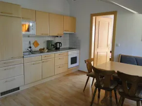 Holiday apartment with garden, terrace & pool - Image 4