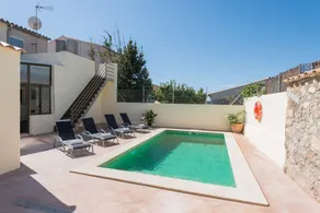 Family-oriented villa with private pool, barbecue & terrace - Image 3