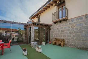 Ferienhaus mit Garten und Grill | Stadtblick - Image 2