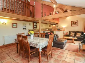 Cottage with garden - Image 4