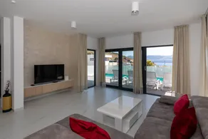 House with private pool, garden & barbeque | Sea view - Image 4