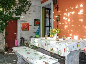 Holiday home with terrace, garden & barbeque | Pets allowed - Image 2