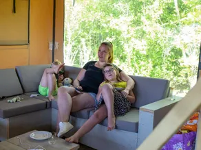 Family-friendly tent with terrace & heated pool | Next to the beach - Image 5