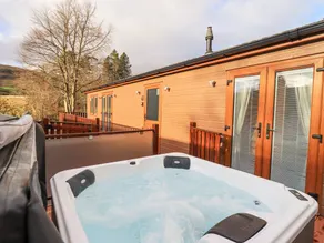 Child-friendly lovely cottage with jacuzzi & garden | Pet-friendly - Image 2