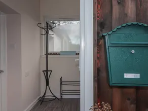 Cottage with garden - Image 2