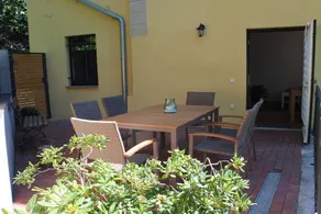 House with BBQ, terrace & garden - Image 3