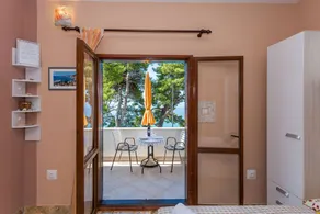 Nice holiday apartment with terrace | Sea view - Image 3