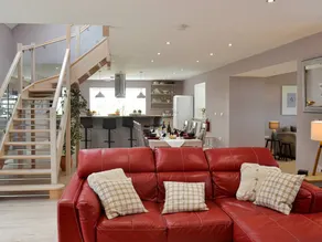 Cottage with garden - Image 3