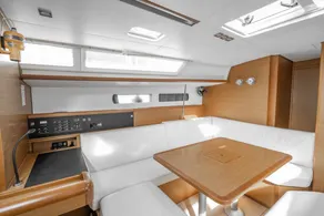 Bateau avec 3 chambres à coucher pour 6 personnes - Image 3