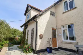 Fully equipped wonderful cottage with terrace & garden | Beach view | Close to the beach | Pets allowed - Image 2